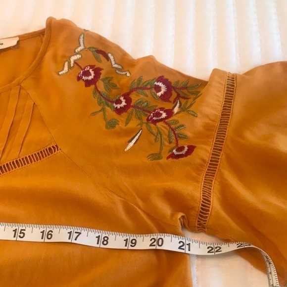 Beautiful Fall Embroidered Top - Picture 11 of 13